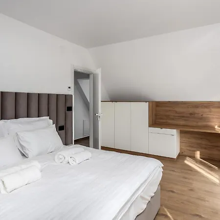 Case de vacanță 2 Bedroom Lovely In
